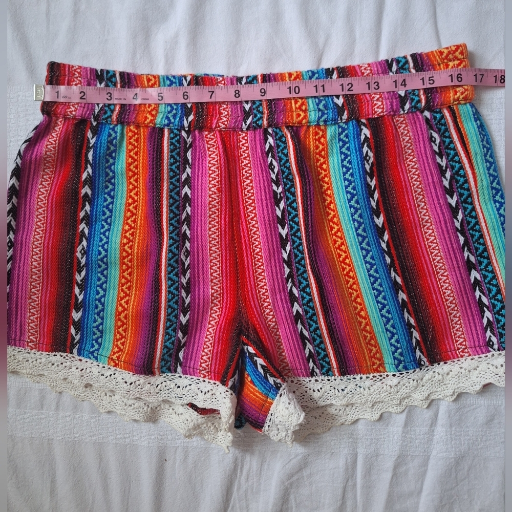 DESIGN LAB Lord & Taylor Vibrant Patterned High Waist Shorts - Picture 4 of 7